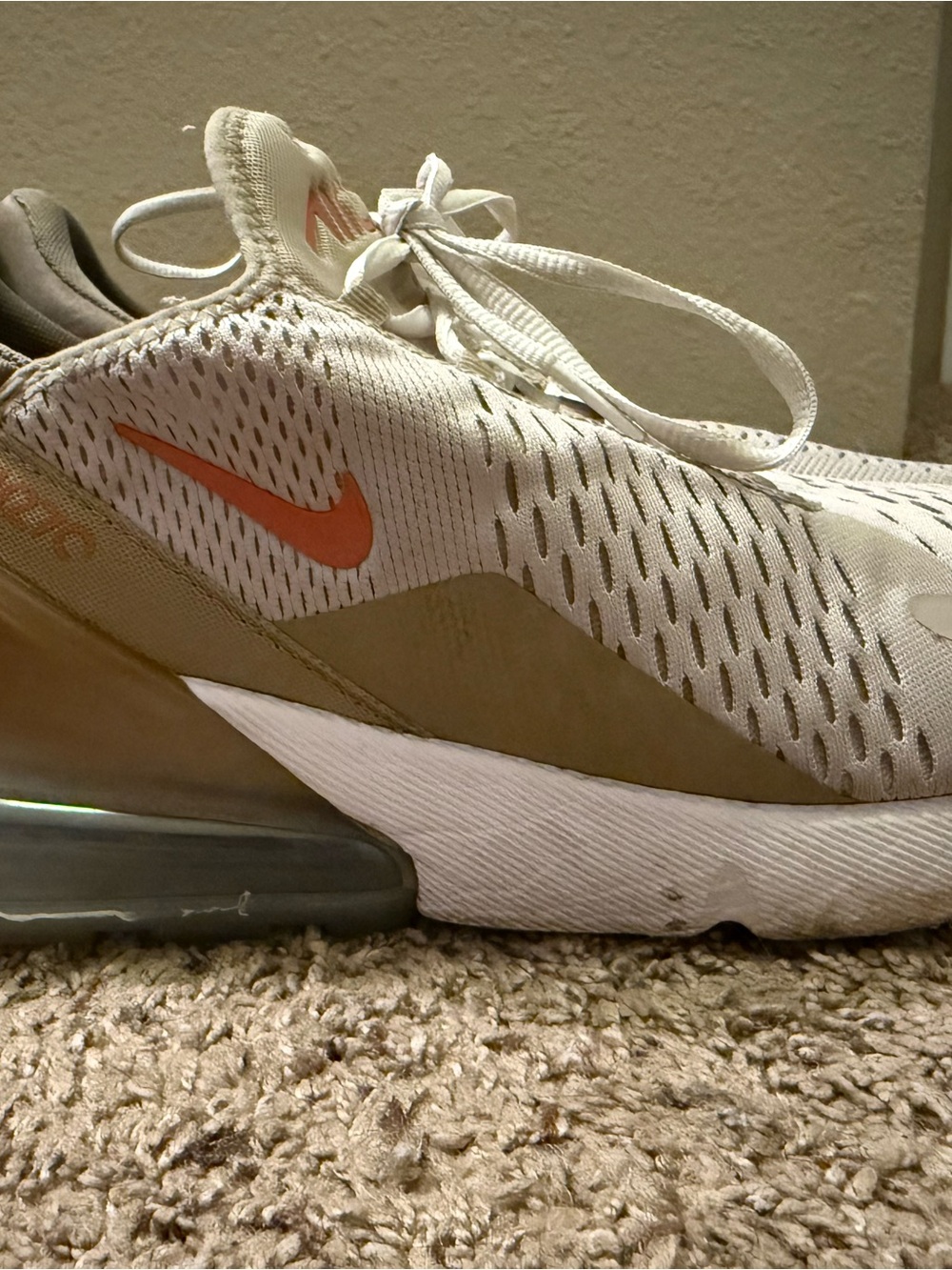 Nike Air Max 270 Sneakers in Beige with Coral Accents - Picture 2 of 6
